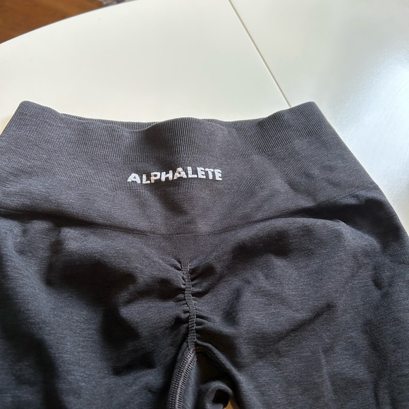 Alphalete Pants - Alphalete amplify leggings